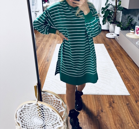 SUKIENKA DRESOWA W PASKI