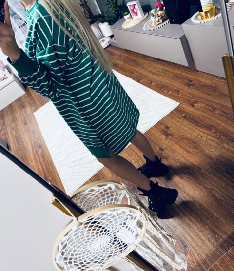 SUKIENKA DRESOWA W PASKI