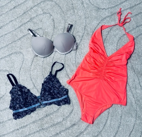 KOMPLET STRÓJ KĄPIELOWY + BIUSTONOSZE