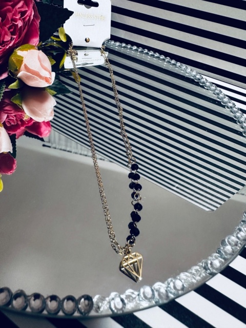 NASZYJNIK DIAMENT Z KORALIKAMI ZŁOTY