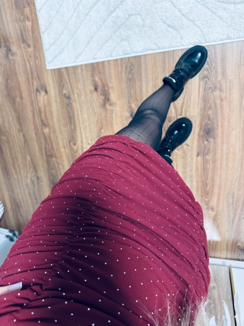 SUKIENKA BURGUND CYRKONIE