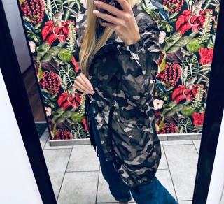 KURTKA PARKA MORO BERSHKA