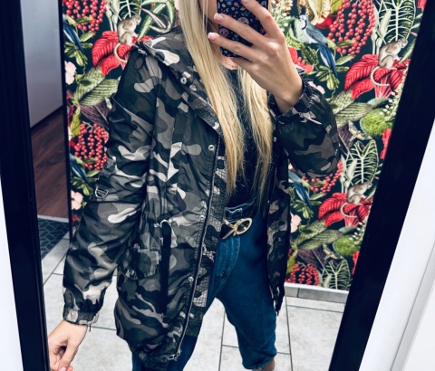 KURTKA PARKA MORO BERSHKA