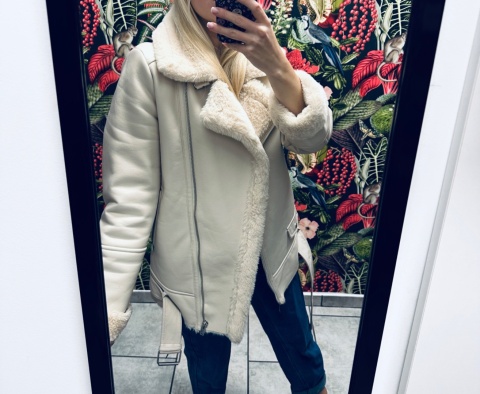 KURTKA SKÓRZANA Z FUTREM STRADIVARIUS