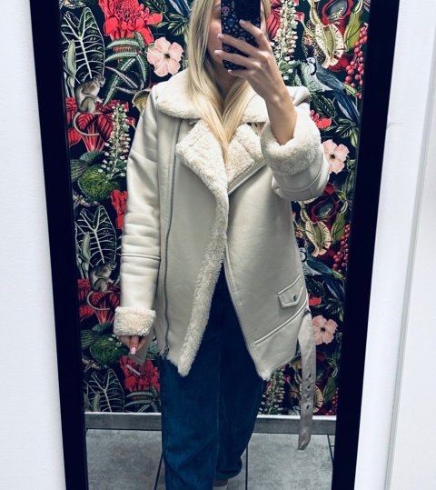 KURTKA SKÓRZANA Z FUTREM STRADIVARIUS