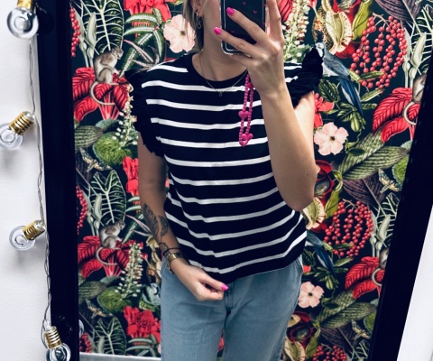 BLUZKA W PASKI FALBANA