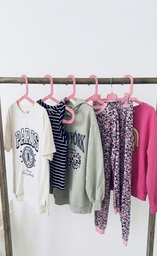 ZESTAW UBRAŃ 134/140